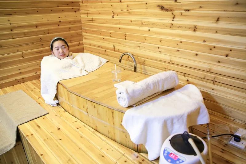 中药熏蒸和产后发汗区别,月子中心产后熏蒸发汗