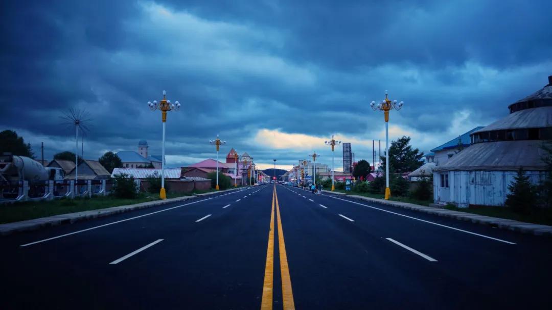 生活不能只有物质也需要精神,一个人要有富足的精神世界