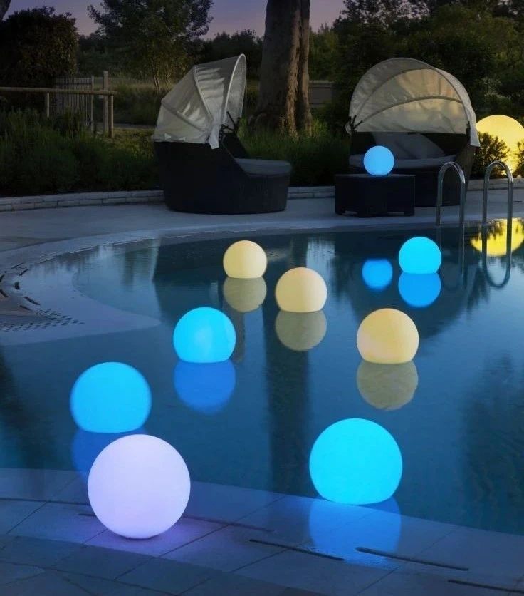 千万别让5块钱的小灯泡，毁了你价值500万的庭院花园