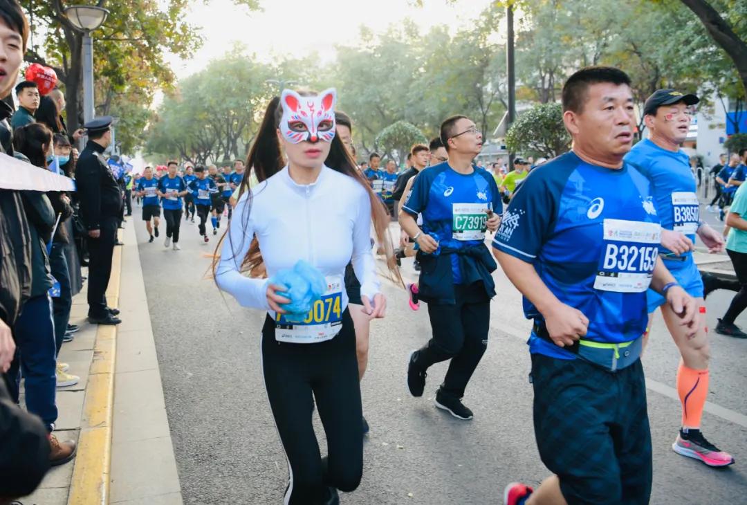 今天你们的朋友圈被刷屏了吗,今天的朋友圈被这几个字霸屏了