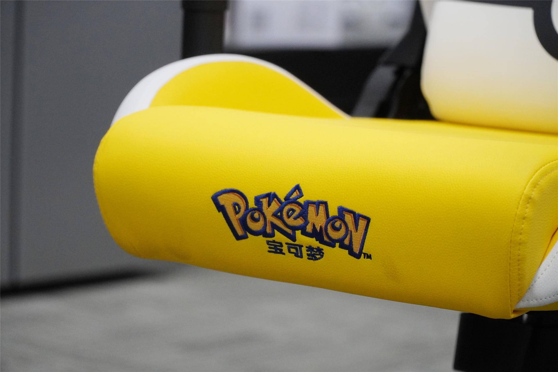 傲风宝可梦联名椅,测评傲风电竞椅