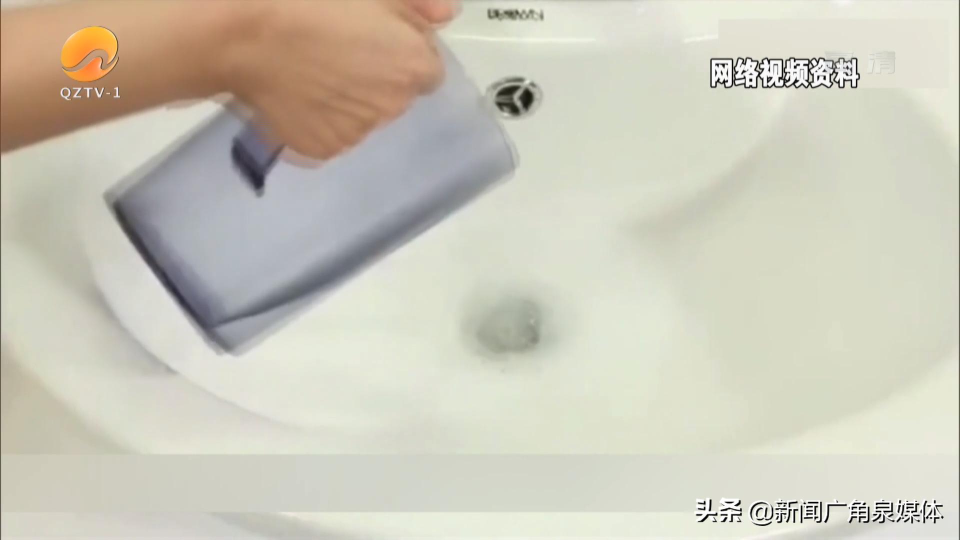 女子疏通下水道脸被烧伤,女子疏通厨房下水道