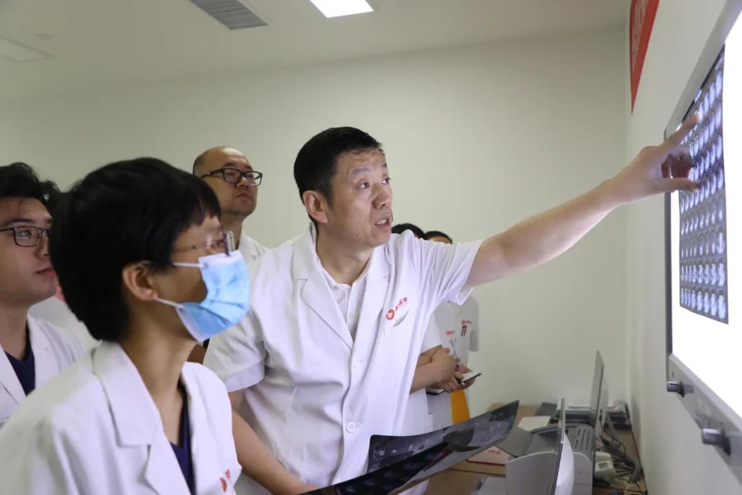 新时代红色军医精神,传承红色军医精神