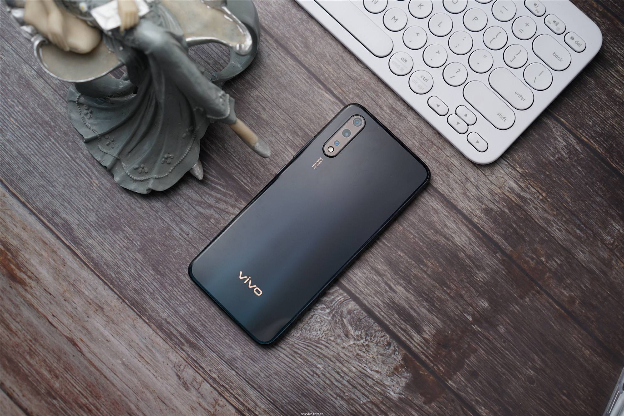 今年上市的几款千元机,2年前性价比最高的几款千元机