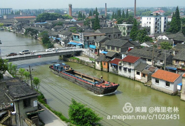王店古称梅里，始建于五代后晋天福年间，距今有1000多年（2）。
