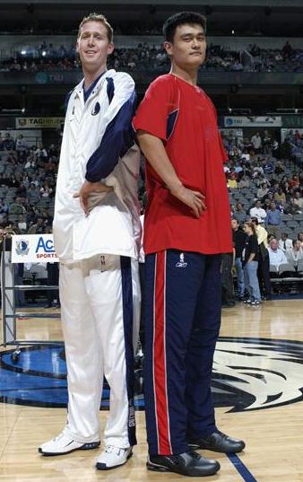 姚明的身高是大家讨论的话题,姚明有多高真实身高你绝对想不到