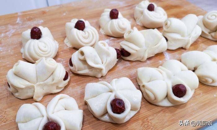怎样做枣花馍馍又简单又好看,山西春节枣花馍馍如何蒸更好看