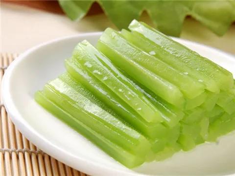 莴笋是焯水好还是直接炒,莴笋不要焯水和直接炒了教你一招