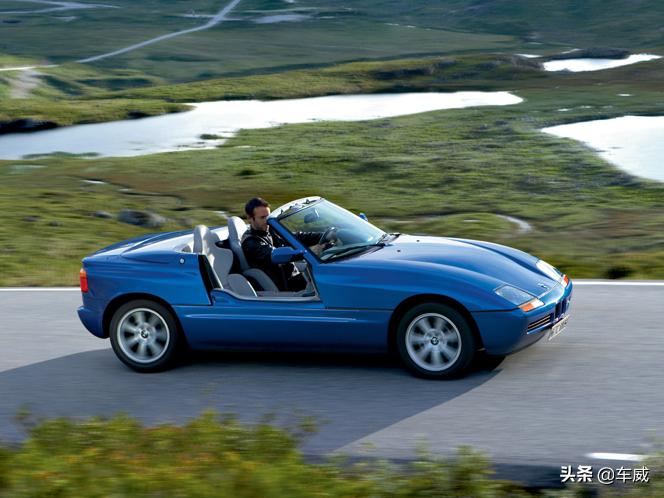 向下开的车门,向上开启的车门