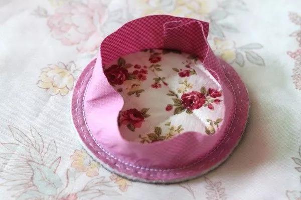 在家用几块小碎布,就能做个玫瑰零钱包,闺蜜看了都想要!附教程