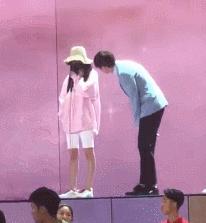 魏大勋杨幂拥抱视频,魏大勋谢娜应采儿杨幂