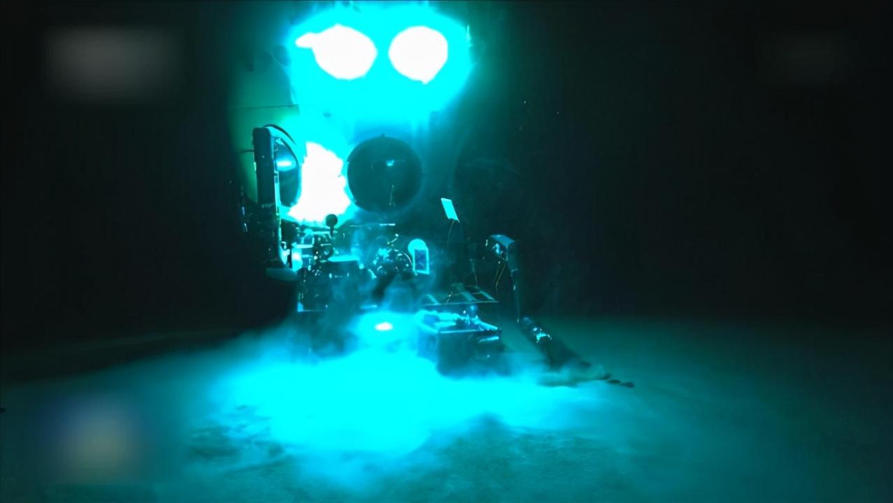 下潜海底1万米会看到什么,下潜海底10000米你将看到什么