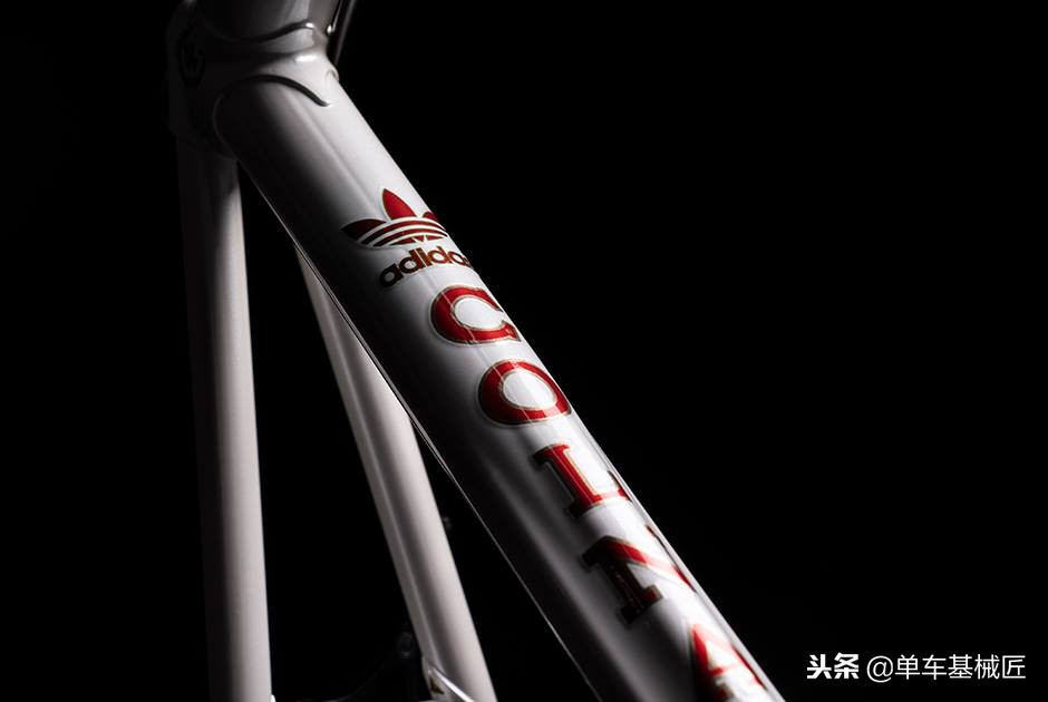 阿迪达斯ozweego系列全部配色 (阿迪达斯copa 为什么不迭代了)