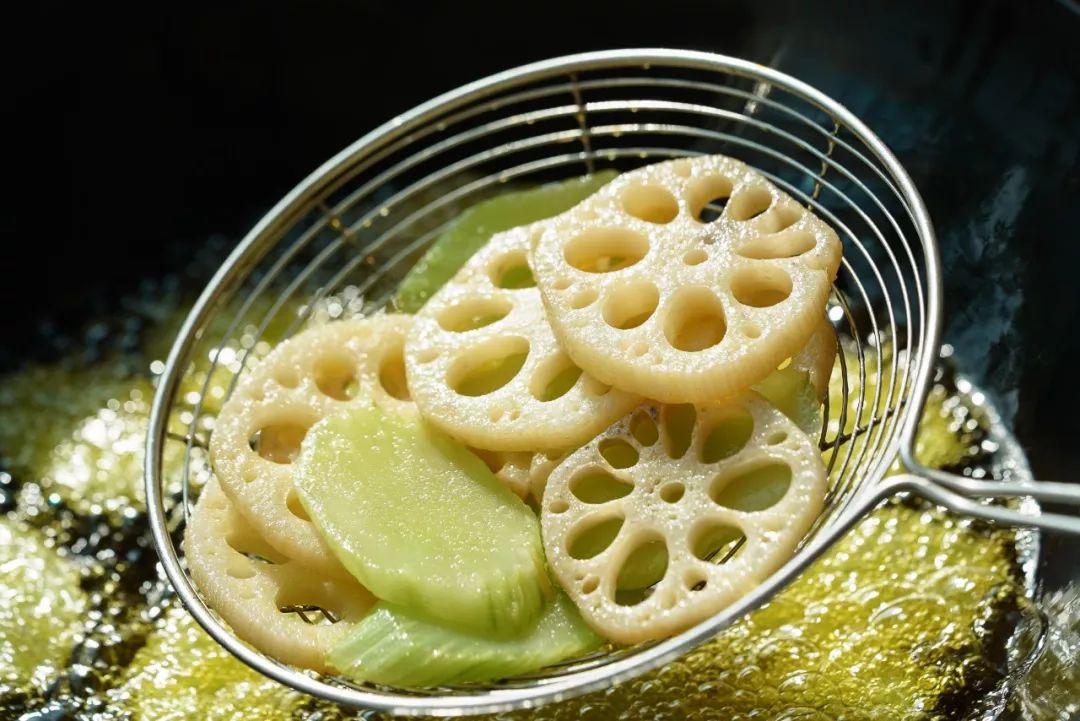 虾怎么做干锅虾简单又好吃,虾壳都能吃的干锅虾家常做法