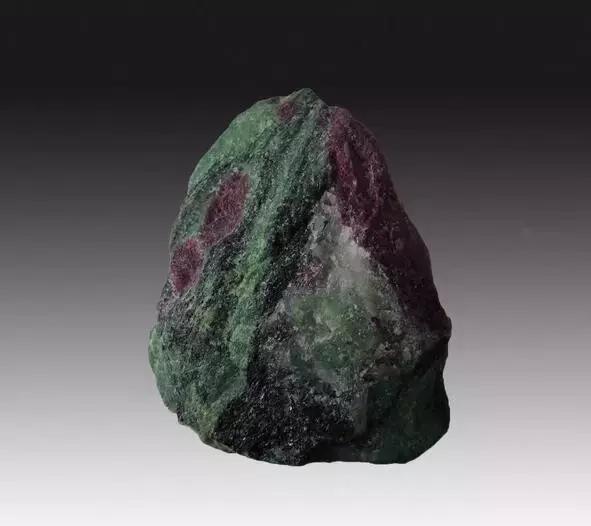 日常石头分类及图片大全,捡到这种石头千万不要扔