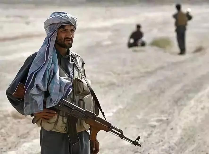 身中数枪不死的视频,身中八枪奇迹生还