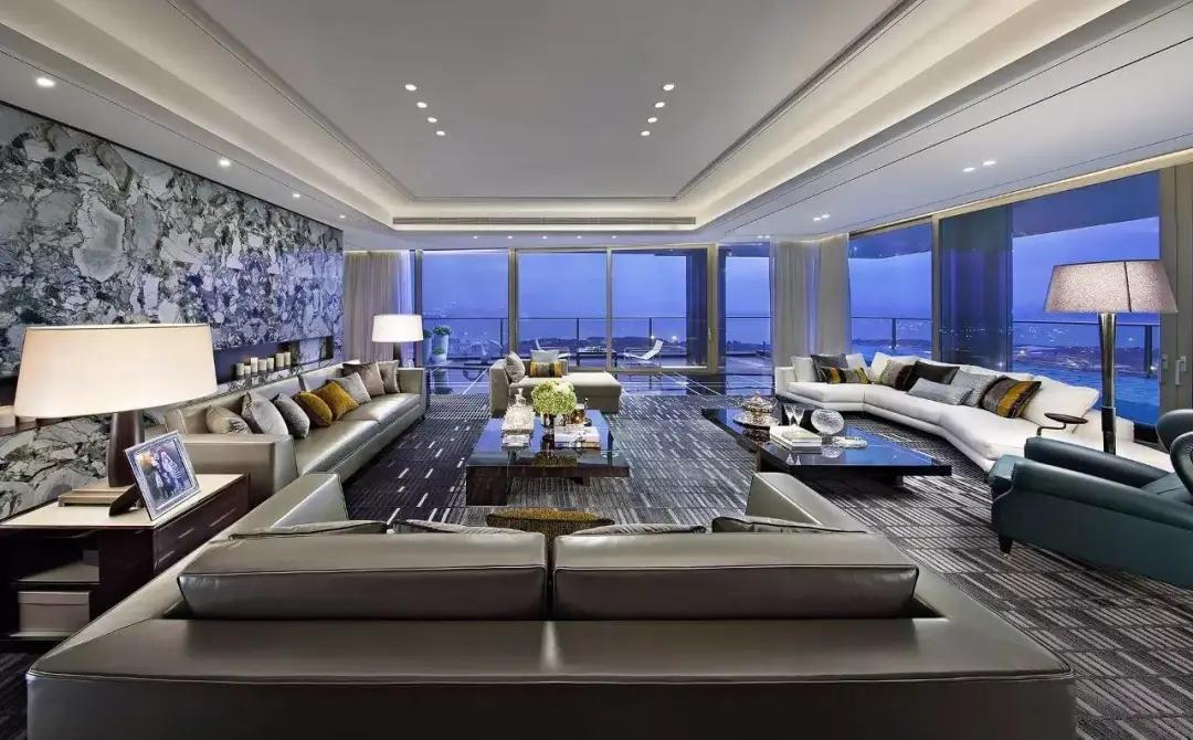 开法拉利拉法、保时捷918和迈凯伦p1的人都住啥样的豪宅？