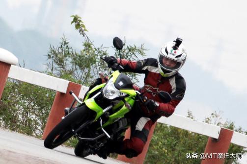 国产小钢炮30万左右,国产性能第一车新晋小钢炮