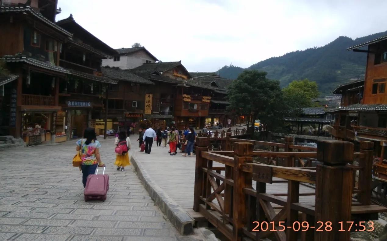 黄果树荔波小七孔苗寨镇远两日游,千户苗寨梵净山黄果树三日游