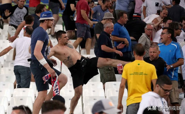 俄罗斯球迷暴打英国球迷的事件,俄罗斯暴揍英国球迷