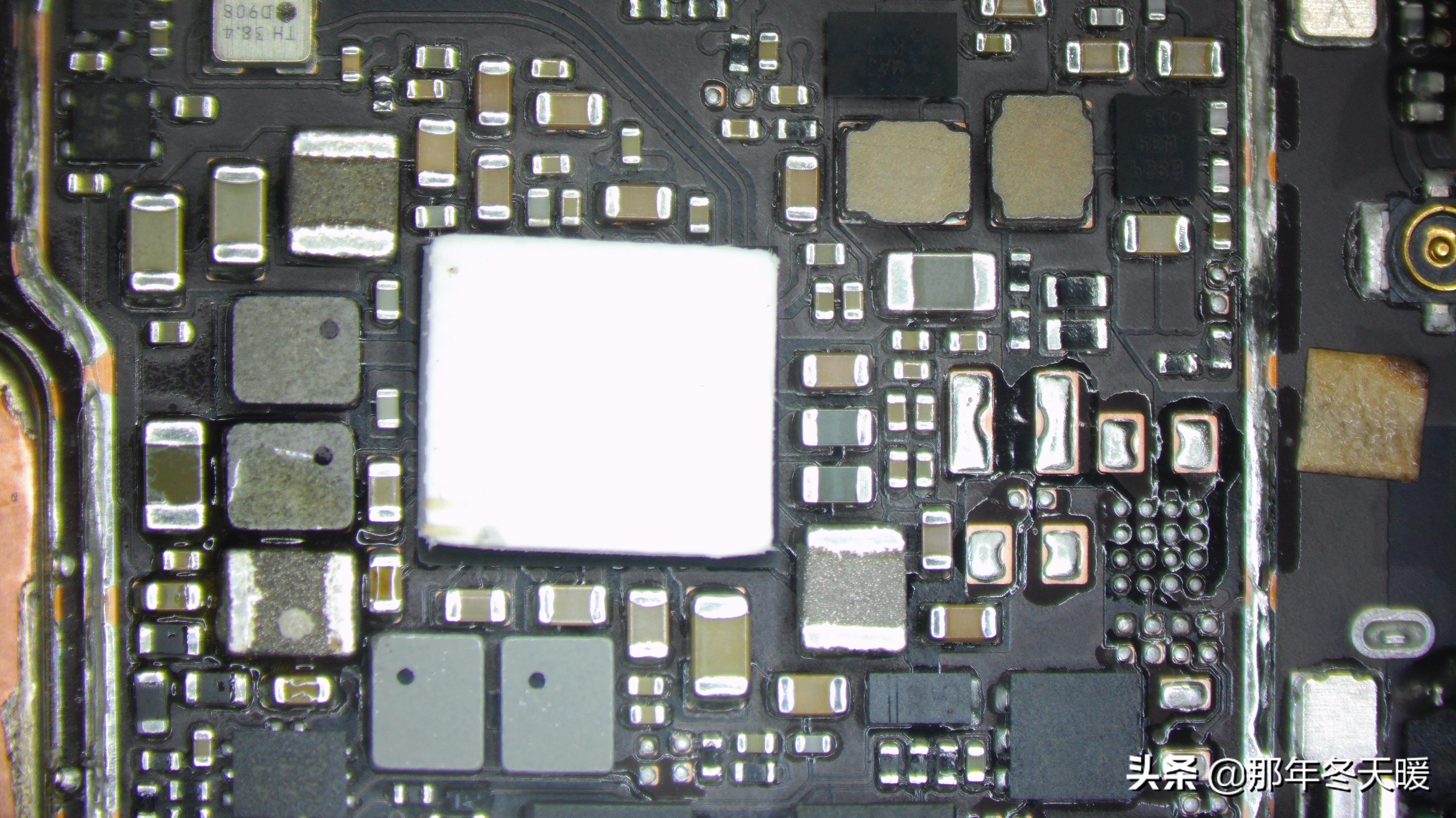 OPPORENO重摔导致不开机维修一例