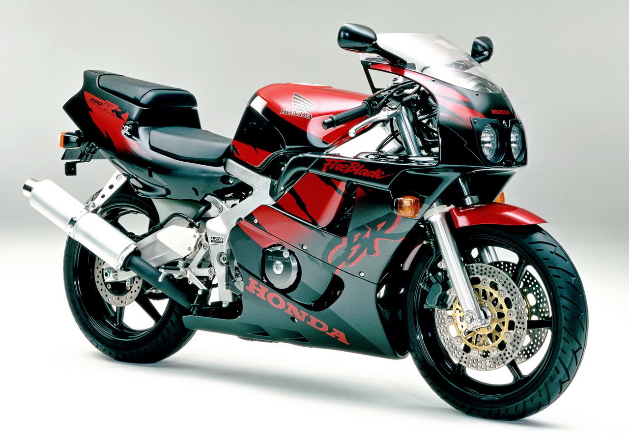 鍗辨満涔嬩笅鐨勫湴鐙变笌澶╁爞,鍗辨満涔嬩笅