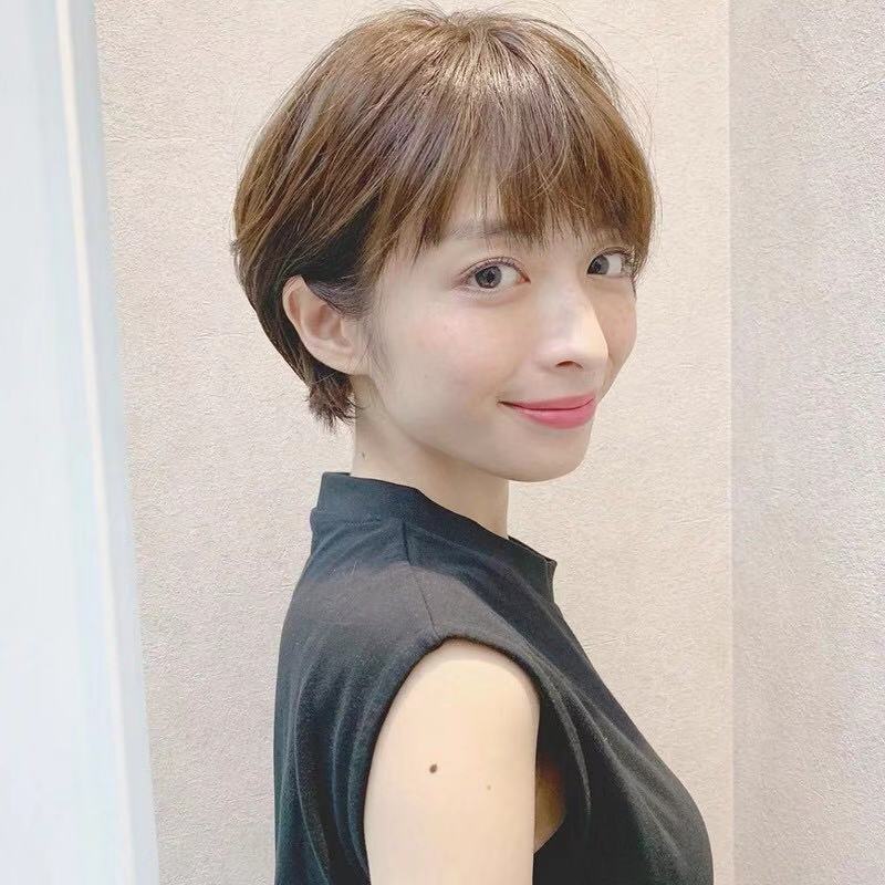 女生起床不用打理的气质发型,不想打理却又很好看的女生发型