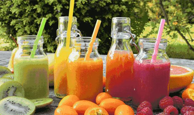 堪称行走的果汁工厂！不用插电！快速出汁，碾压传统榨汁机！