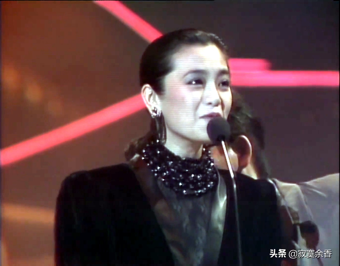 锁定85年群星劲歌荟萃，年轻时代的他们太惊艳太出彩了