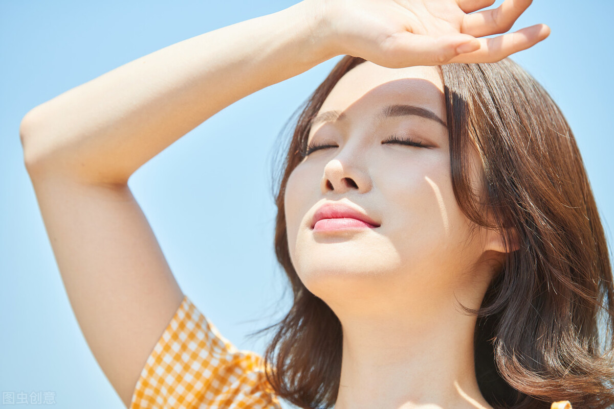 熊果苷美白精华能祛斑吗,熊果苷精华可以美白吗