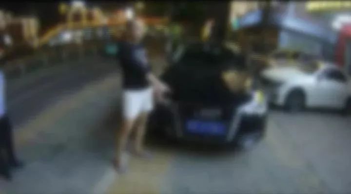 租车公司租的车出事故了怎么办,租车公司跑车被撞