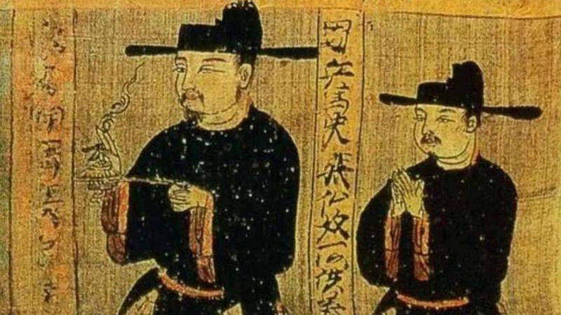 你喜欢“一米帽”吗？学生戏称一夜回到宋朝，游客争相多要几个