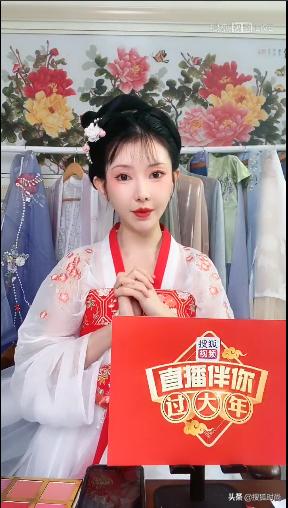 曾穿着汉服打卡过19个国家的古风博主分享:如何穿汉服过中国年