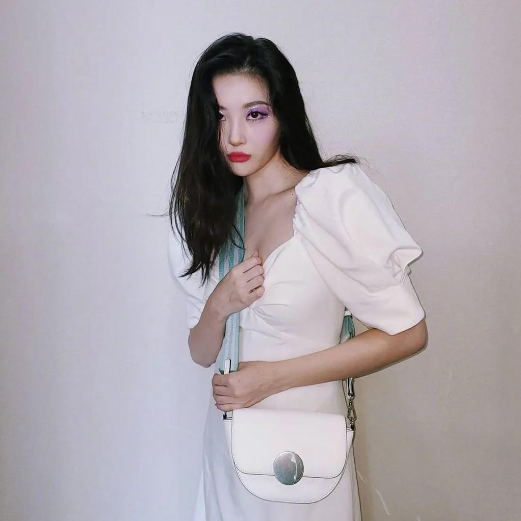 最火的泡泡袖上衣穿搭秋冬,夏天泡泡袖设计感小众上衣