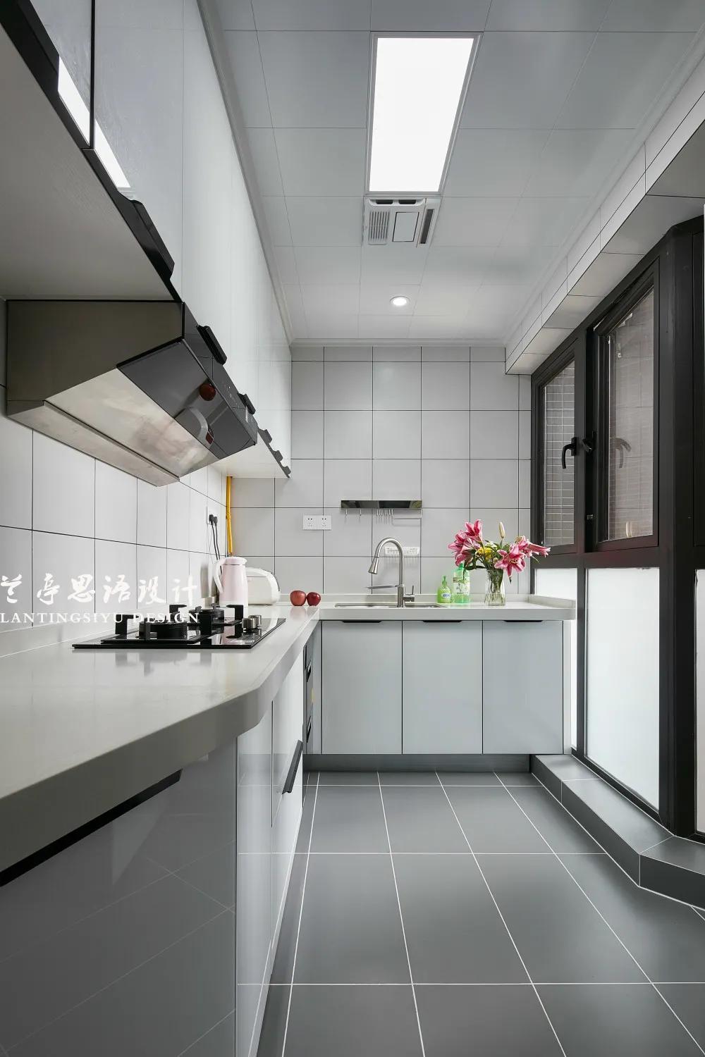 閬囪鍖楁鐢靛奖,閬囪鍖楁鏃跺厜