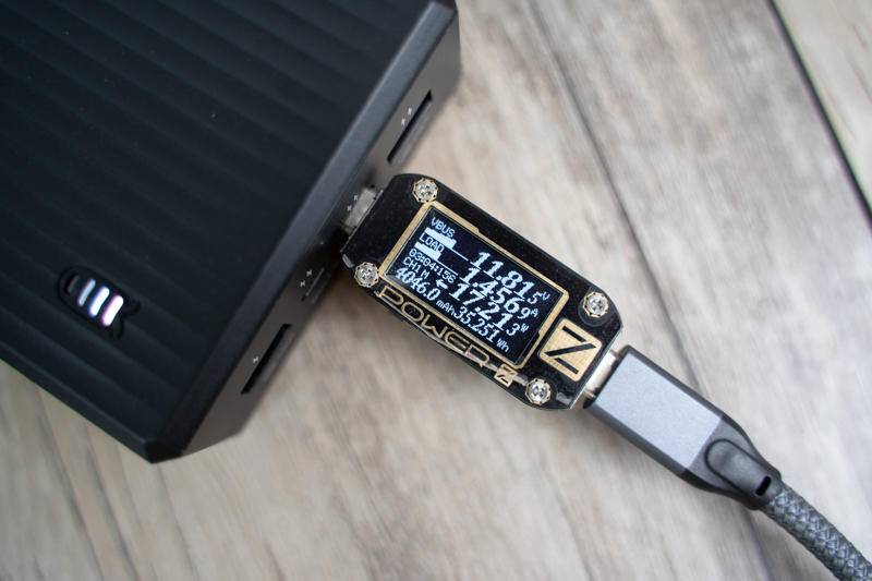 小米充电宝22.5瓦20000,小米10磁吸充电宝20000毫安