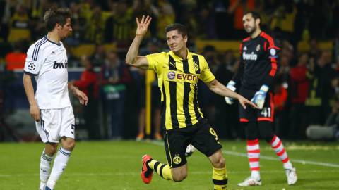 莱万多夫斯基绝对巨星,莱万多夫斯基两球难救主