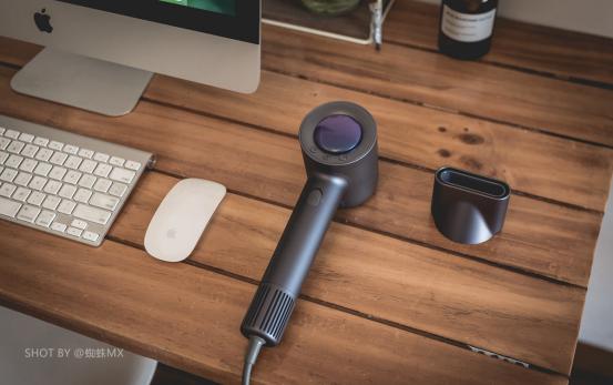 花1300买个吹风机奢侈吗,花2000块买吹风机值得吗