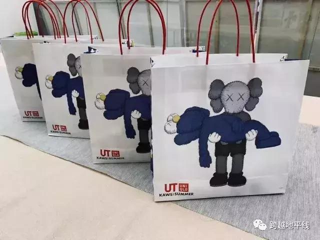 昨天，大型“丧尸”电影，在优衣库真实上演