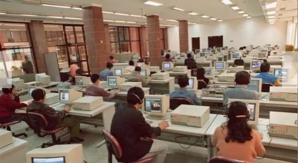 一部烂剧拍了一百多集,一部被骂的烂片