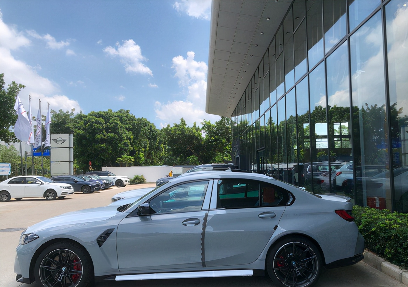 豪华品牌二手车跌价,二手车90天回购是什么套路