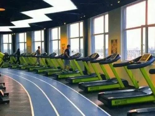 「健康游」运动还是养生？新亚洲体育城陪你度过冬日时光……