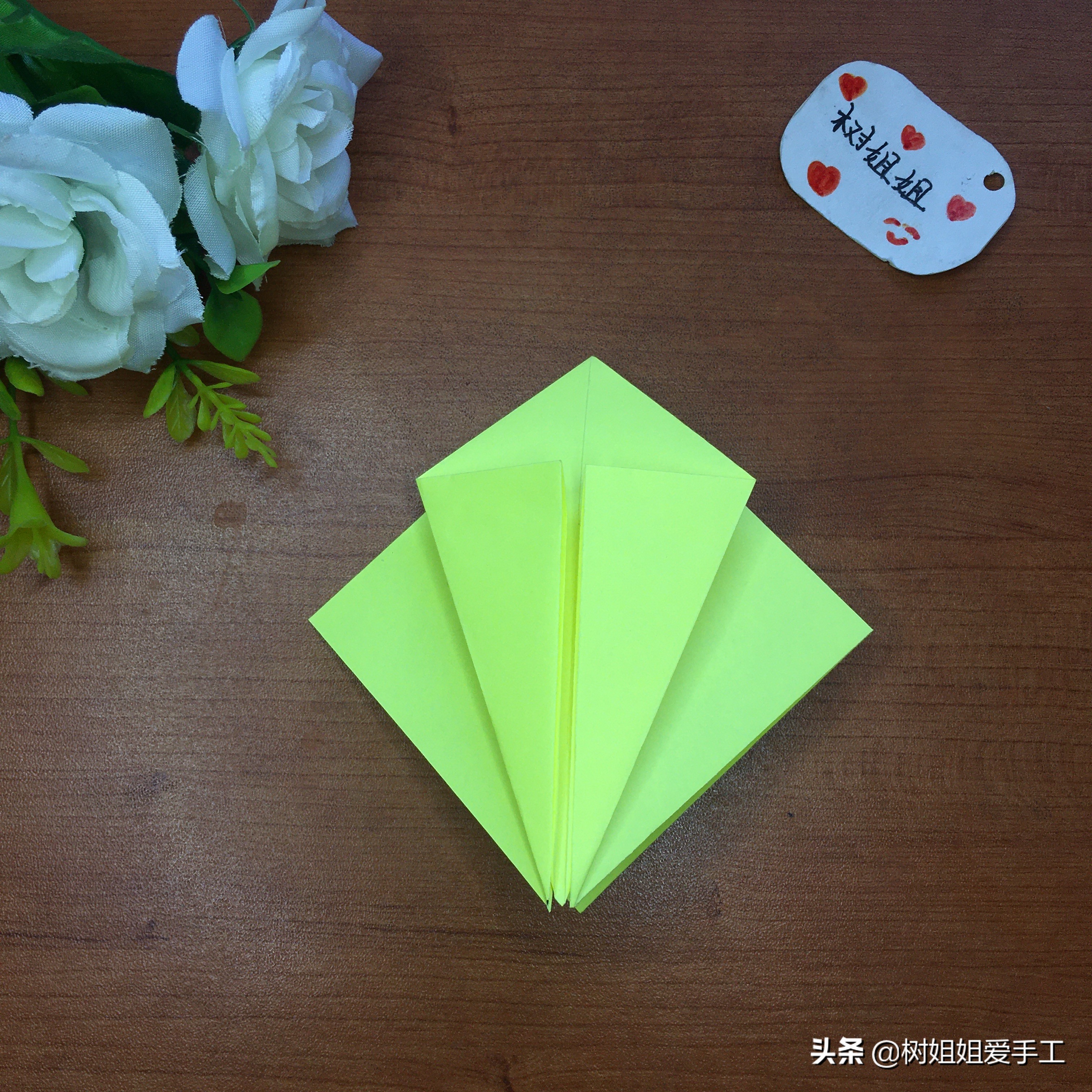 折纸陀螺教程用两张a4纸折陀螺,不用剪刀不用胶水能玩的折纸陀螺