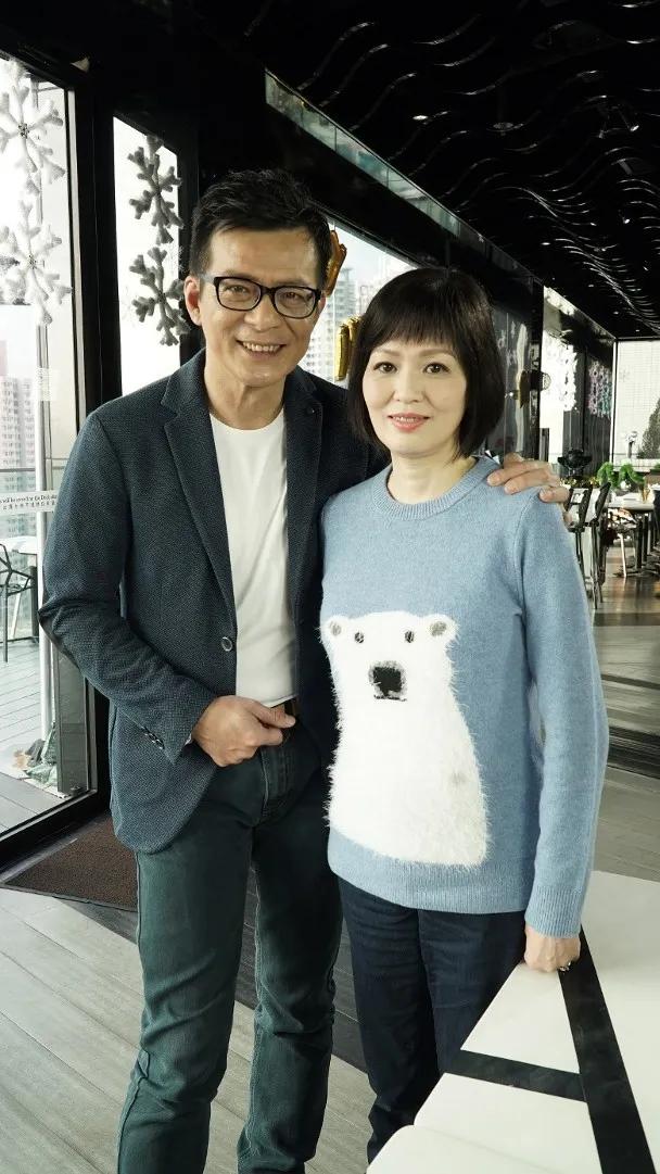 “蠢人”黄日华其人