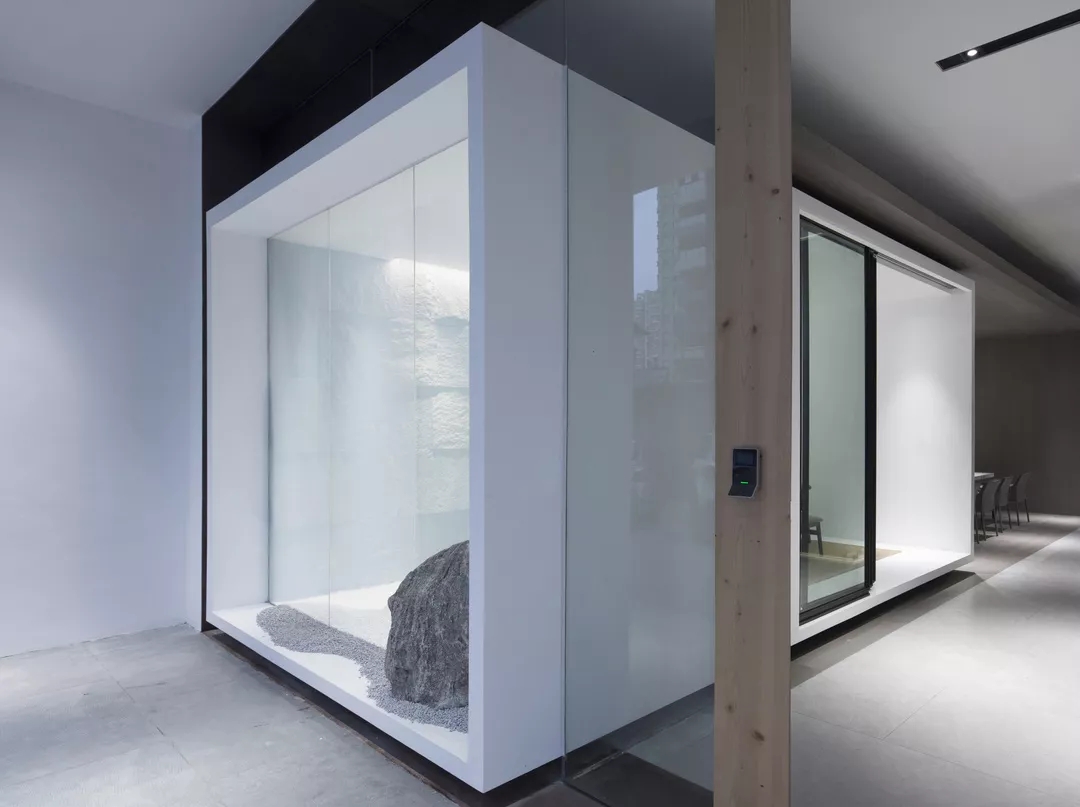 拯救城市遗忘边角的一间办公室|Between之间设计_欧模网