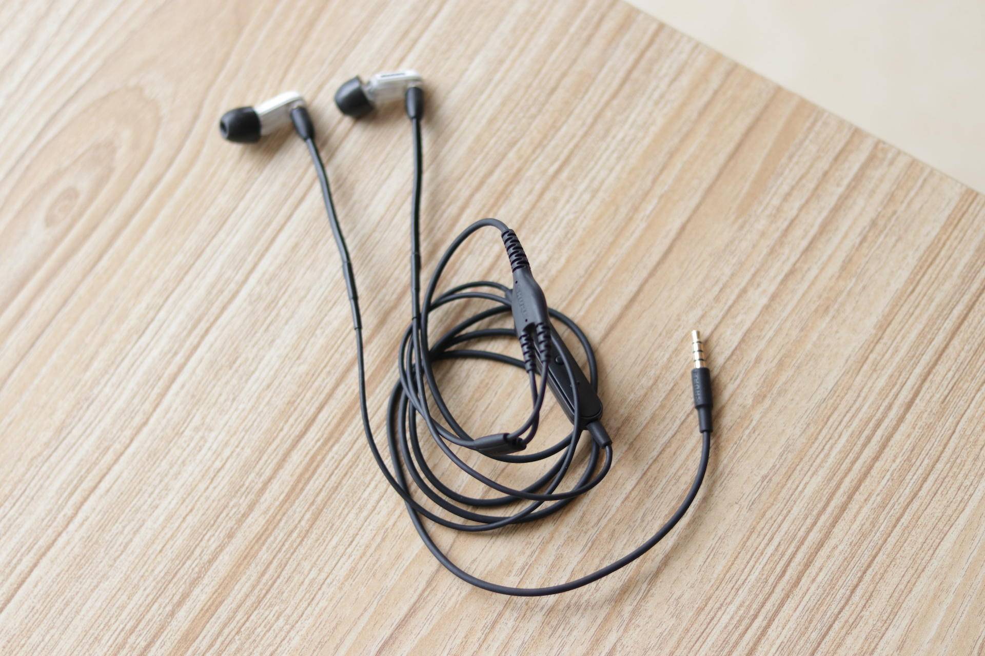 舒尔耳机试音,舒尔耳机佩戴舒服么