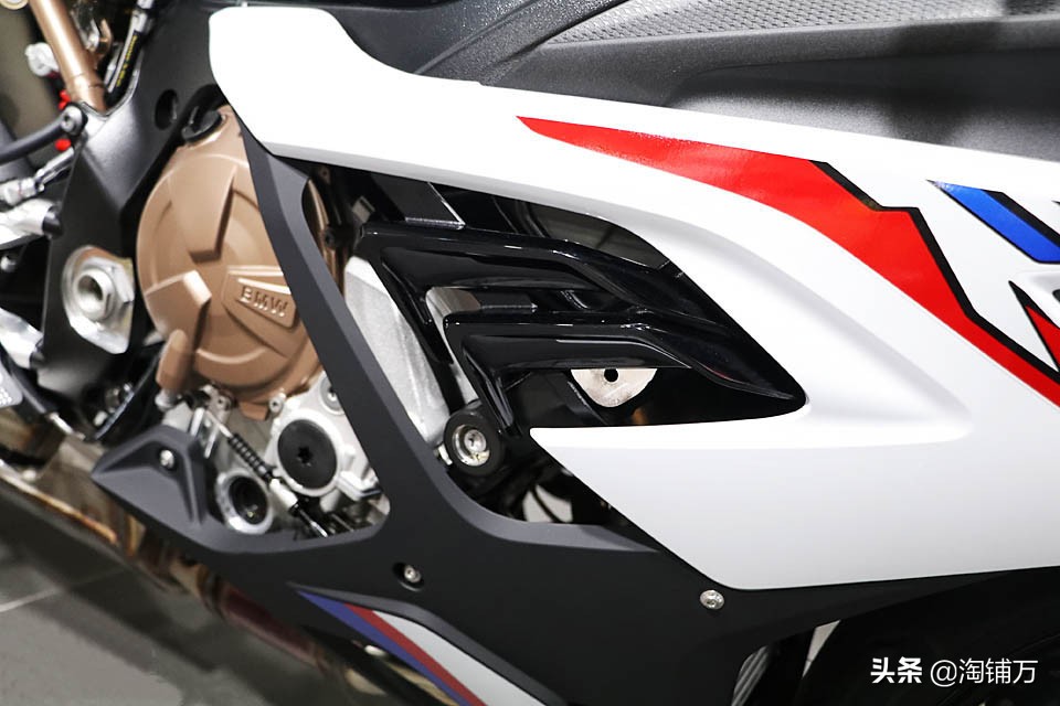 最新款宝马s1000rr沉浸式体验,宝马s1000rr新款跟老款选择