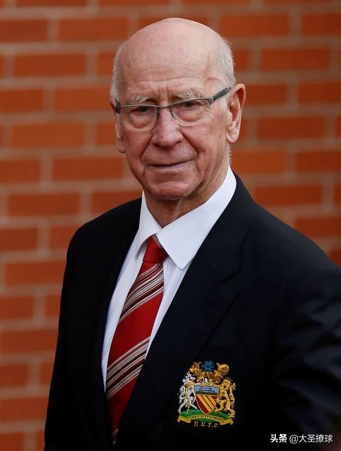 c罗和贝克汉姆谁在曼联地位高,弗格森与c罗和鲁尼贝克汉姆