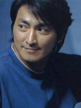 完成学业去打拼,何家劲复出拍戏