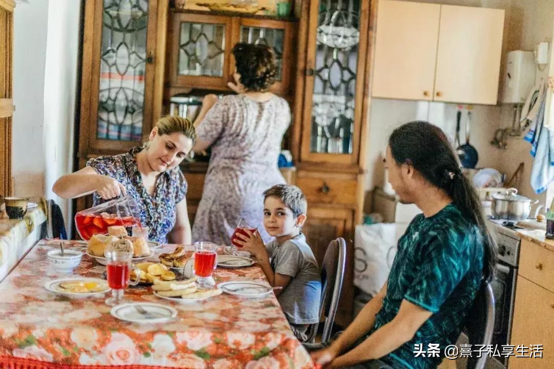 环游世界情侣,环游世界夫妻赚了十个亿